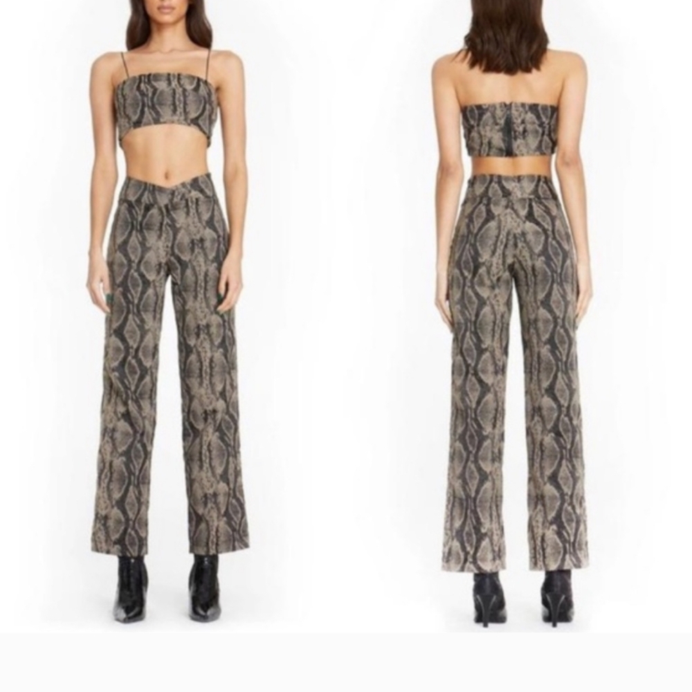 I am GIA pants with snake prints